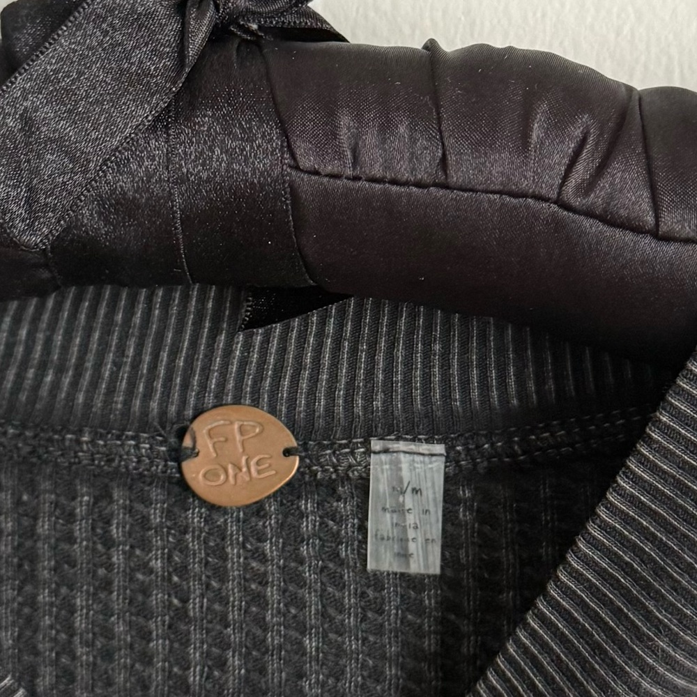 Free People One Interlaken Thermal top Waffle Knit Oversized charcoal grey - Picture 3 of 6
